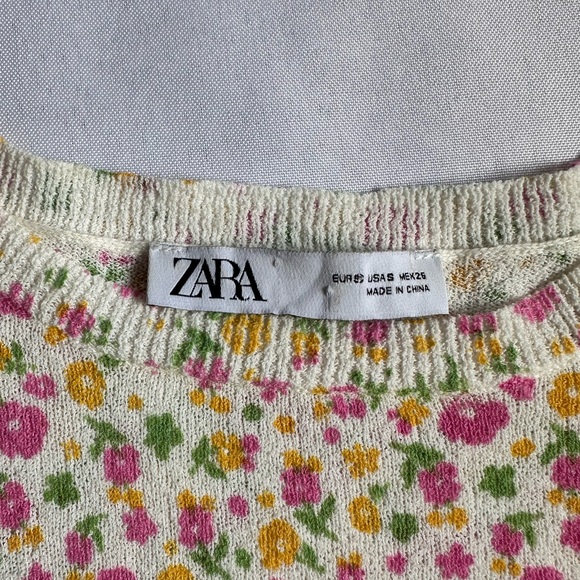 ZARA Short Sleeve Pink And Yellow Flower Cropped Sweater - Picture 4 of 4